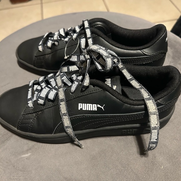 PUMA BOYS SHOES COLOR BLACK NEW NEVER SIZE 4.5 COME WITH NO BOX - Picture 9 of 10